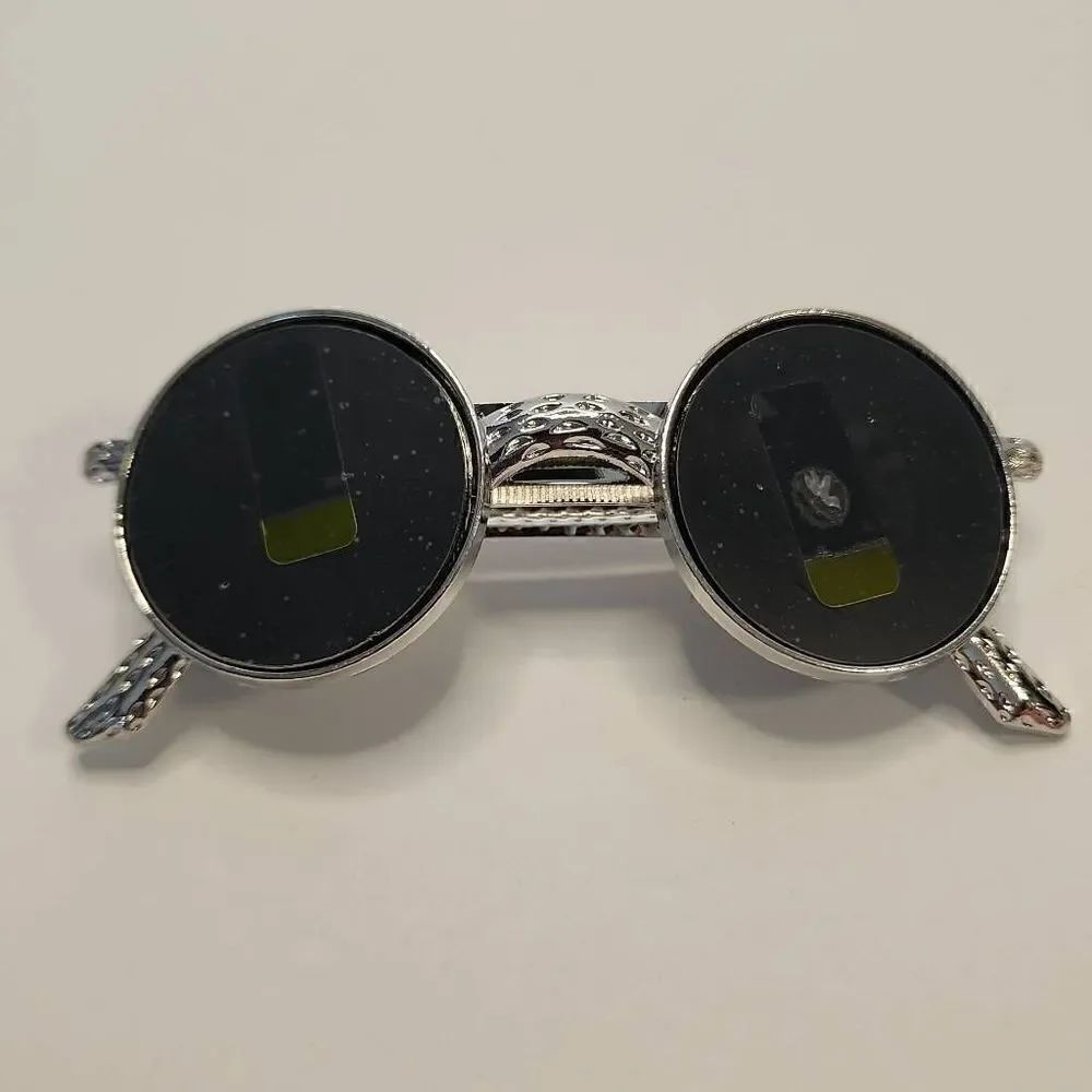 NWT Faux Sunglasses Hair Clip in Silver and Black
